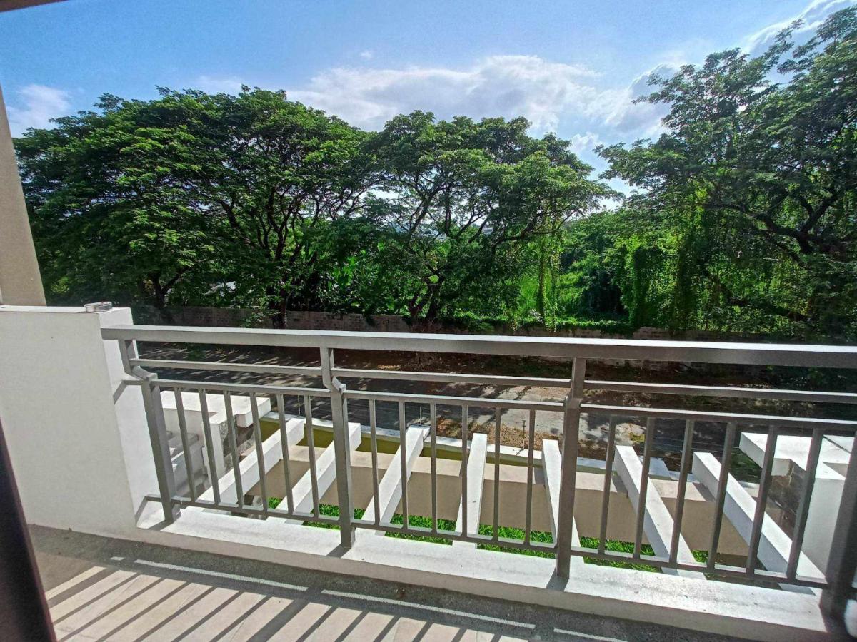 Acacia Estates Taguig Manila Exterior foto