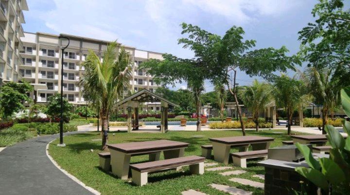 Acacia Estates Taguig Manila Exterior foto